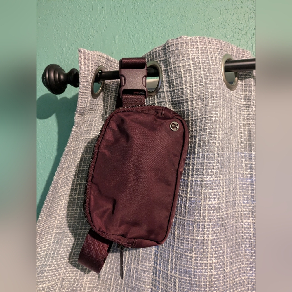 Lululemon Cassis Everywhere Belt Bag